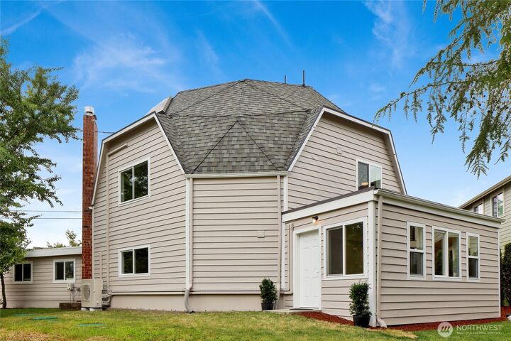 Property Photo:  4246  James Street  WA 98226 