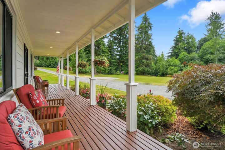 Property Photo:  6906  221st Drive NE  WA 98252 