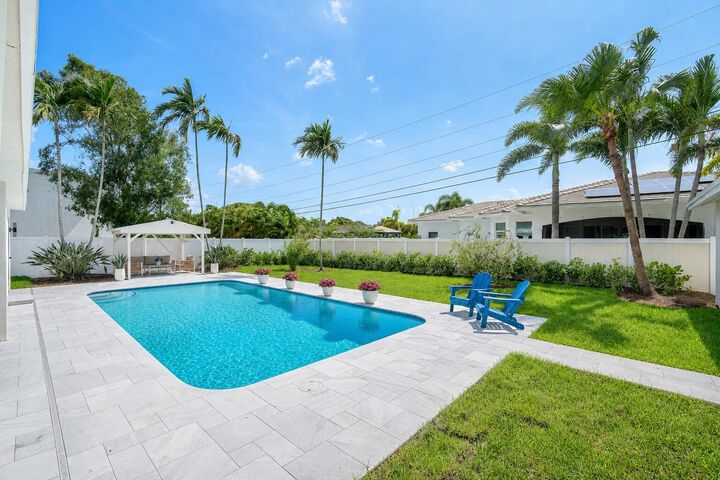 Property Photo:  2708 NE 1st Avenue  FL 33334 
