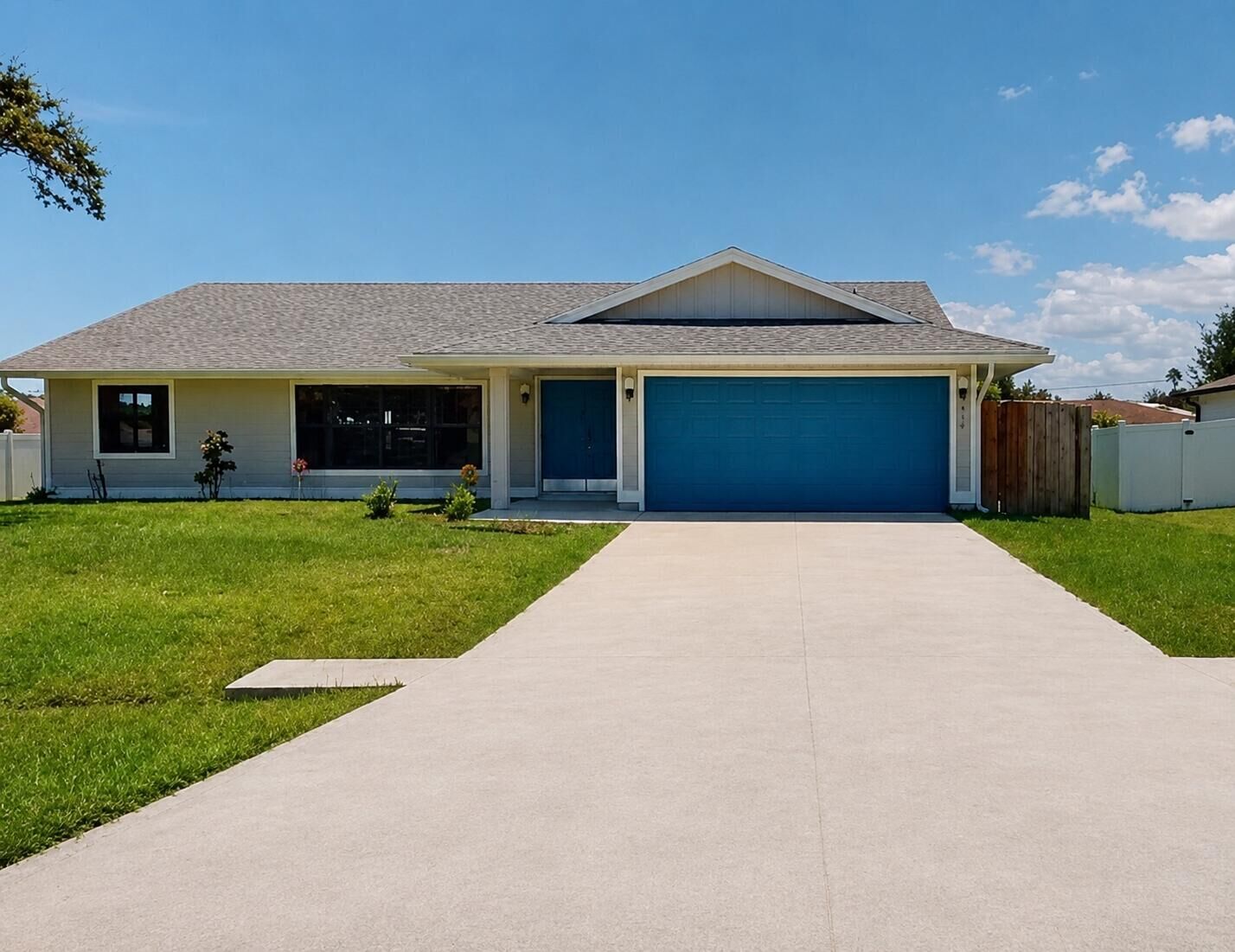 Property Photo:  974 SE Belfast Avenue  FL 34983 