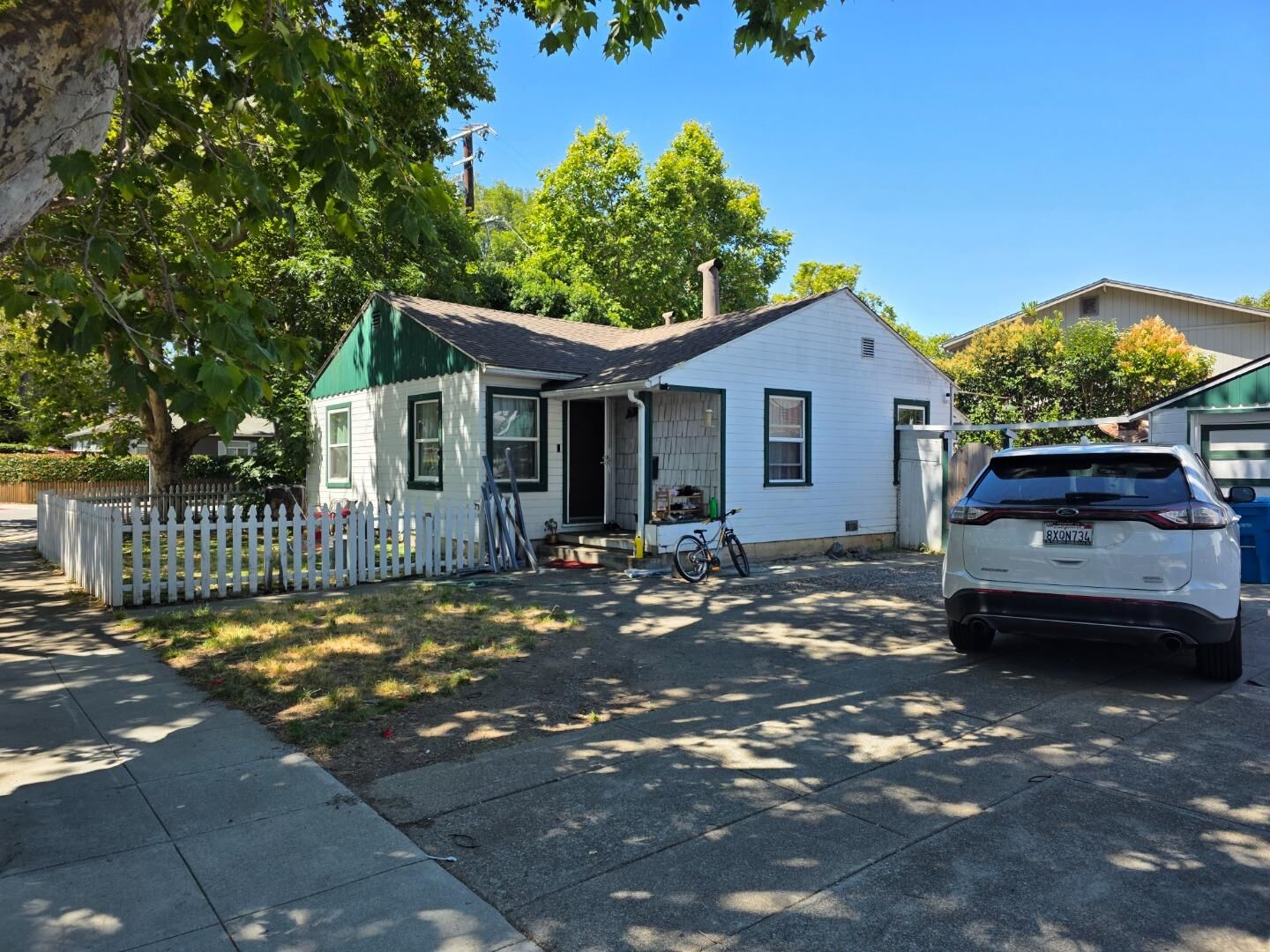 Property Photo: 1323 2nd Avenue CA 94401