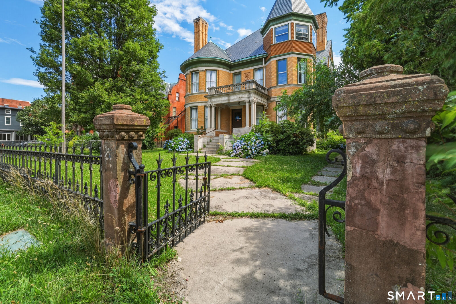 Property Photo:  14 Wethersfield Avenue  CT 06114 