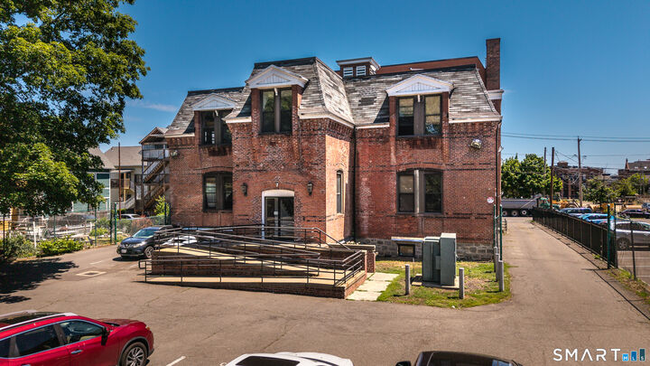 Property Photo:  325 Myrtle Avenue 1202  CT 06604 