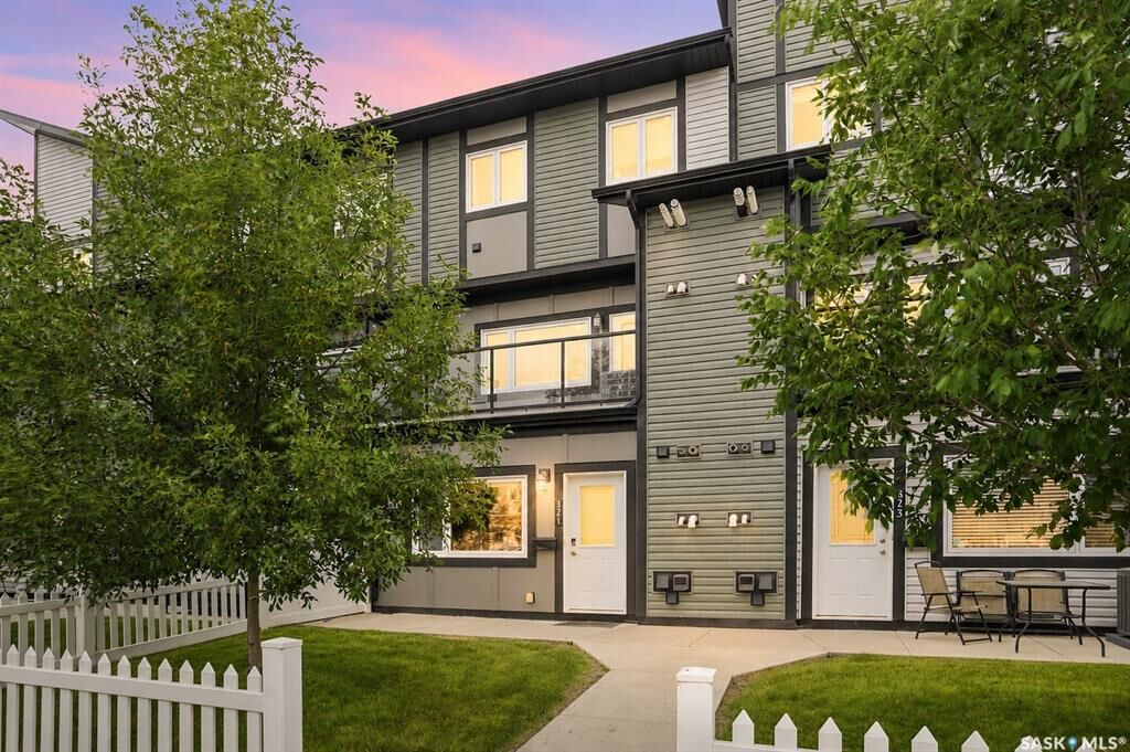 Property Photo: 620 Cornish Road 321 SK S7T 0Y3