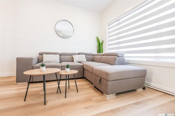 Property Photo: 1517 Richardson Road SK S7M 0W9