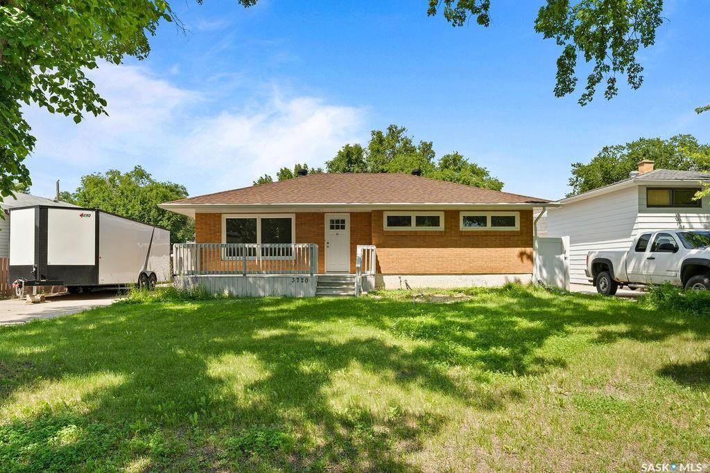 Property Photo: 3720 Allen Avenue SK S4S 1A2
