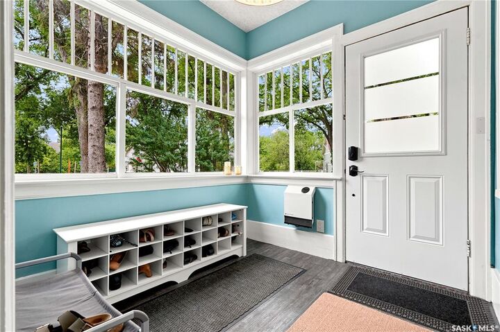 Property Photo:  616 Rusholme Road  SK S7L 0G7 