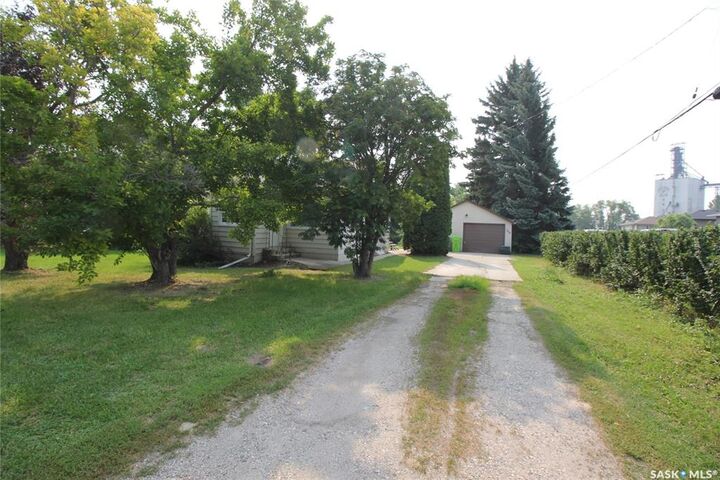 Property Photo:  700 York Street  SK S0G 2K0 
