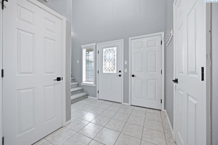 Property Photo:  119 Rosemary  WA 99352-8511 