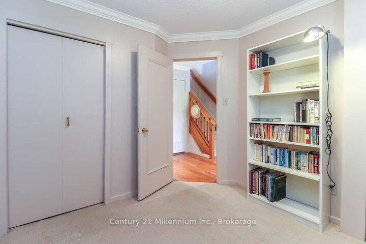 Property Photo: 127 Fairway Crescent 21 ON L9Y 5B4