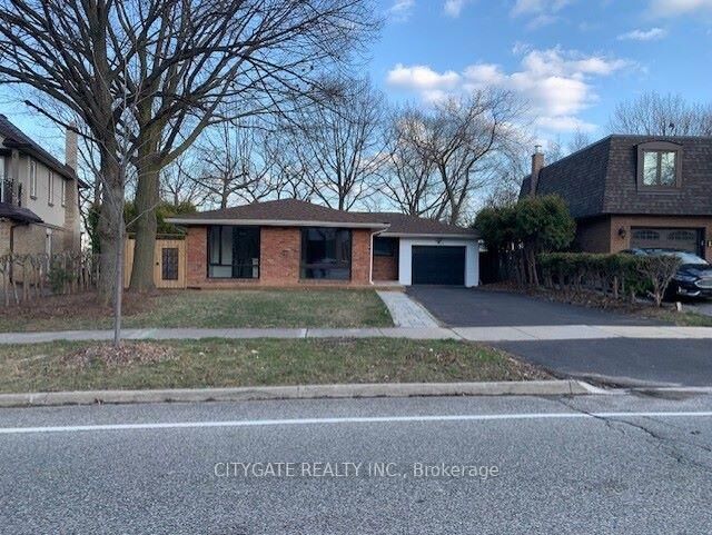 Property Photo: 1156 Falgarwood Drive ON L6H 2L3