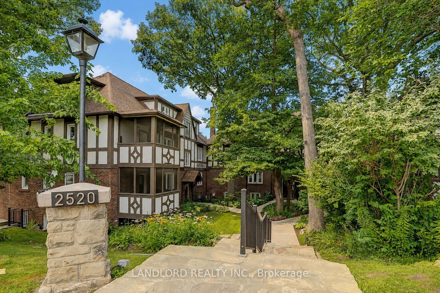 Property Photo: 2520 Bloor Street W 12 ON M6S 1R8