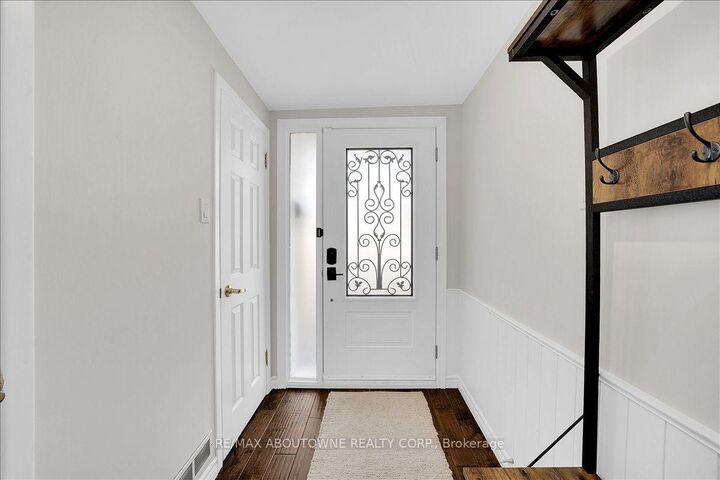 Property Photo: 2736 Council Ring Road ON L5L 1W2