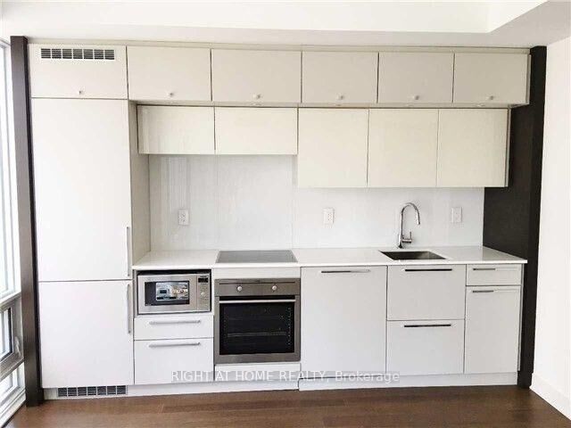 Property Photo: 15 Grenville Street 1404 ON M4Y 0B9