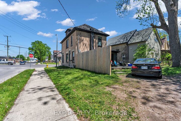 Property Photo: 553 Quebec Street ON N5W 3Y9