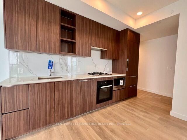 Property Photo:  68 Esther Shiner Boulevard 1911  ON M2K 0J6 