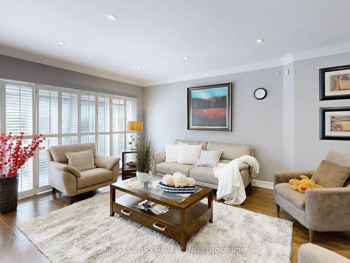Property Photo: 125 Longwater Chase ON L3R 4A9