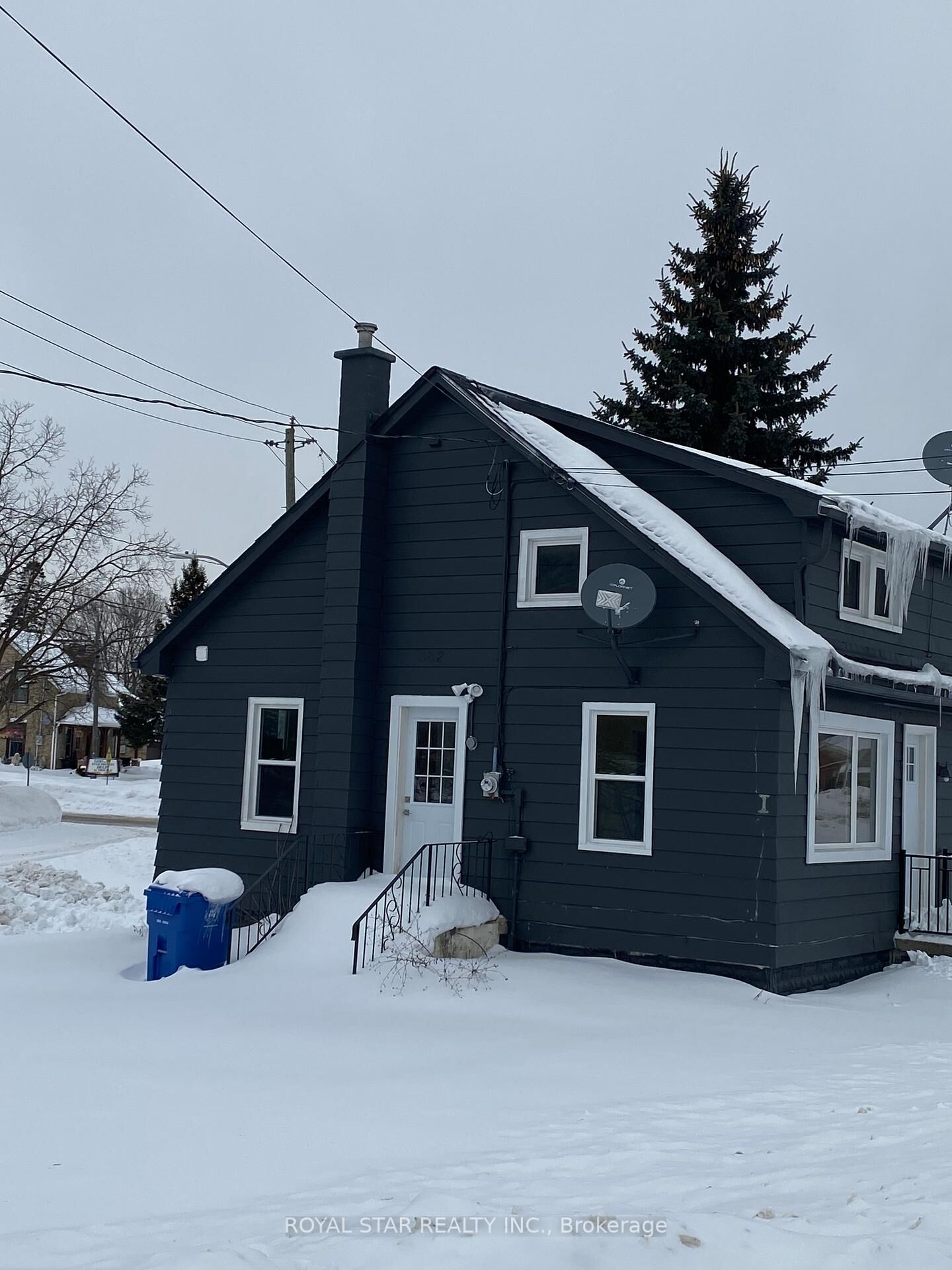 Property Photo: 582 Garafraxa Street S ON N0G 1R0