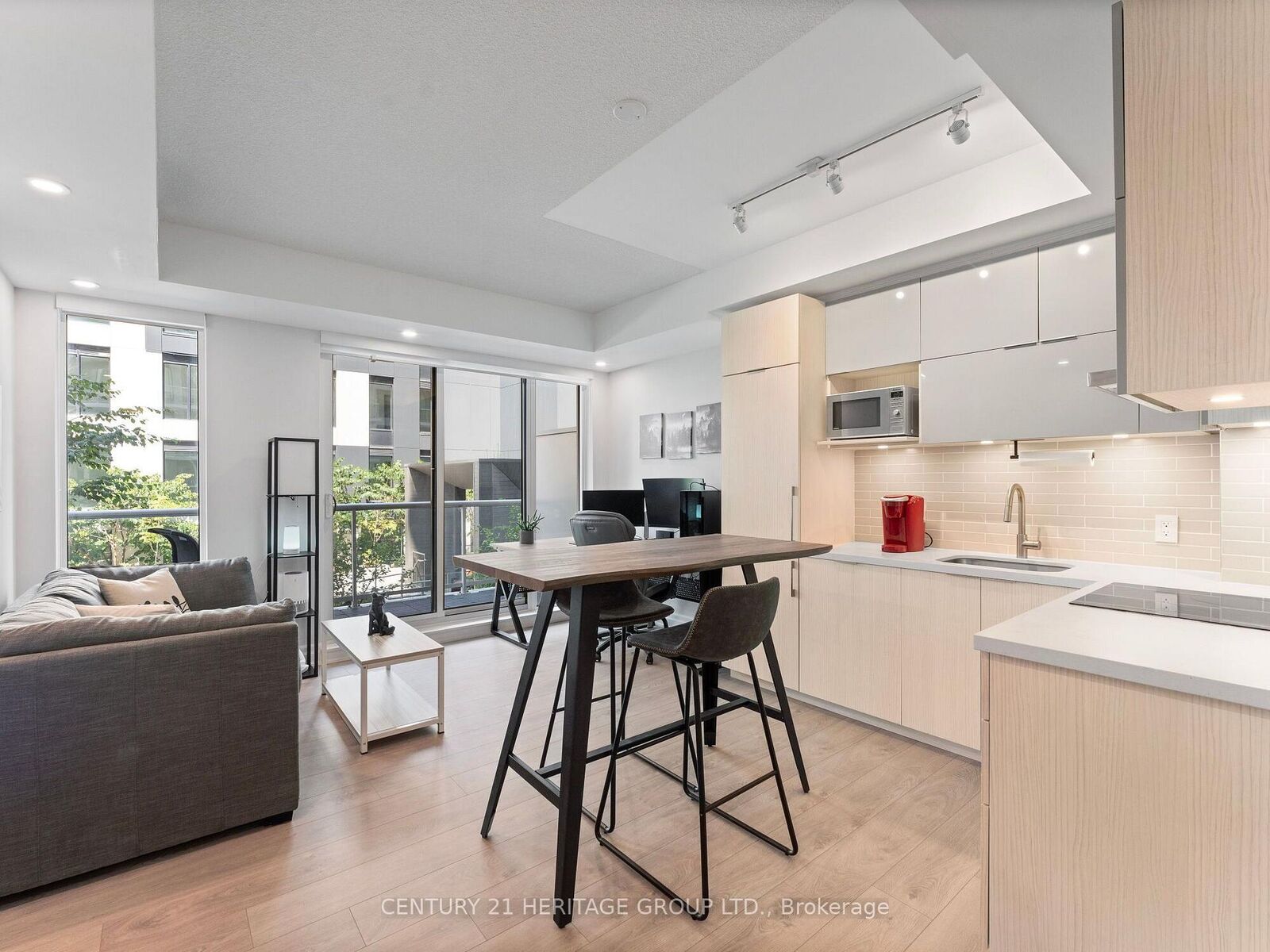 Property Photo:  10 Rouge Valley Drive W 603A  ON L6G 0G9 