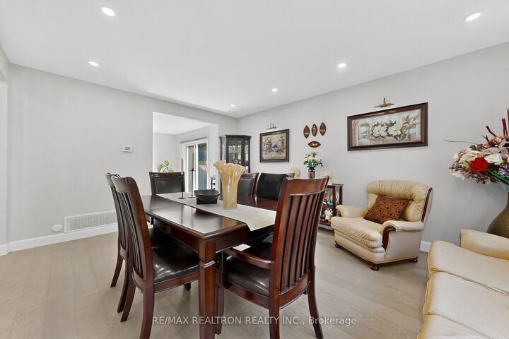 Property Photo: 3 Earls Court ON L9N 1E5