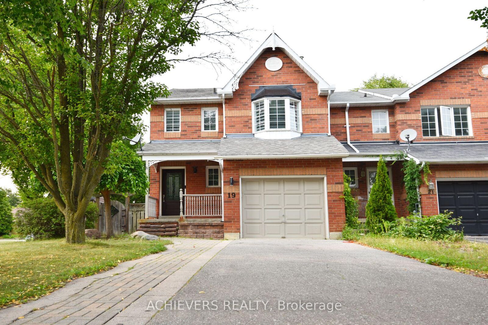 Property Photo: 19 McCullock Crescent ON L1T 3X1