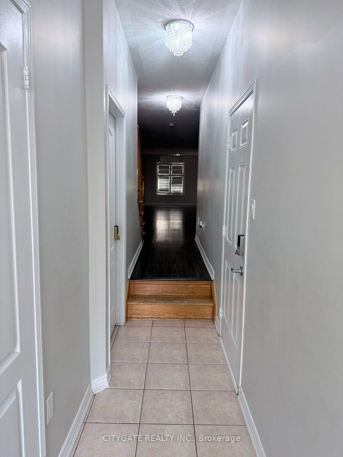 Property Photo: 124 Crystalview Crescent E Main/Second ON L6P 2S2