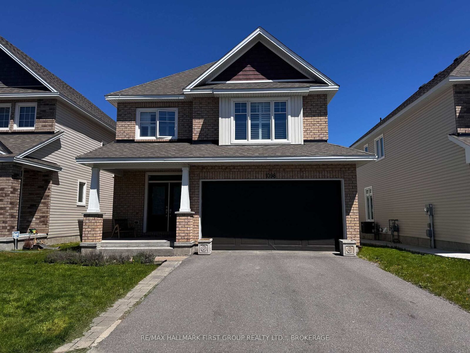 Property Photo: 1098 Woodhaven Drive ON K7P 0R7