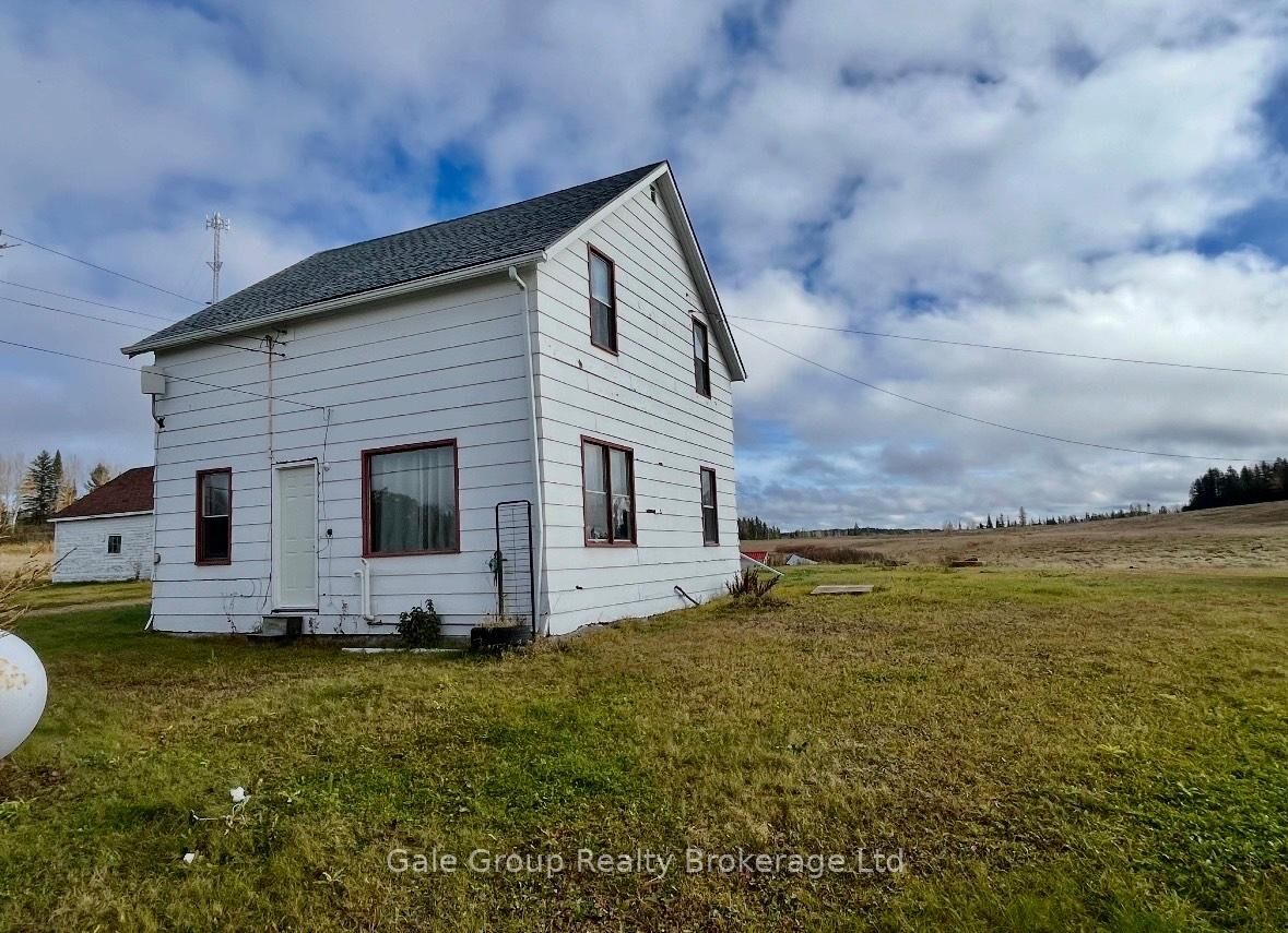 Property Photo: 2541 Highway 105 Highway ON P0V 2L0