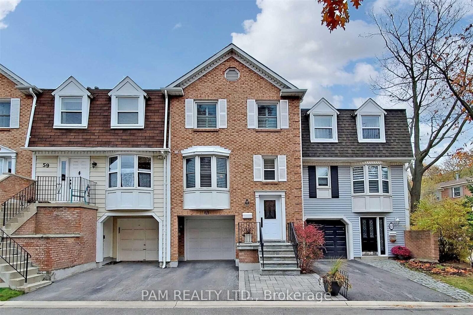 Property Photo:  61 Confederation Way 58  ON L3T 5R4 