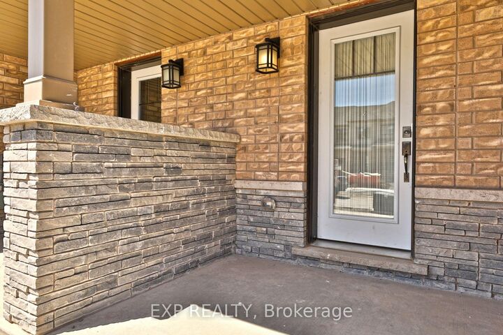 Property Photo:  7 Pagebrook Crescent  ON L8J 0K7 
