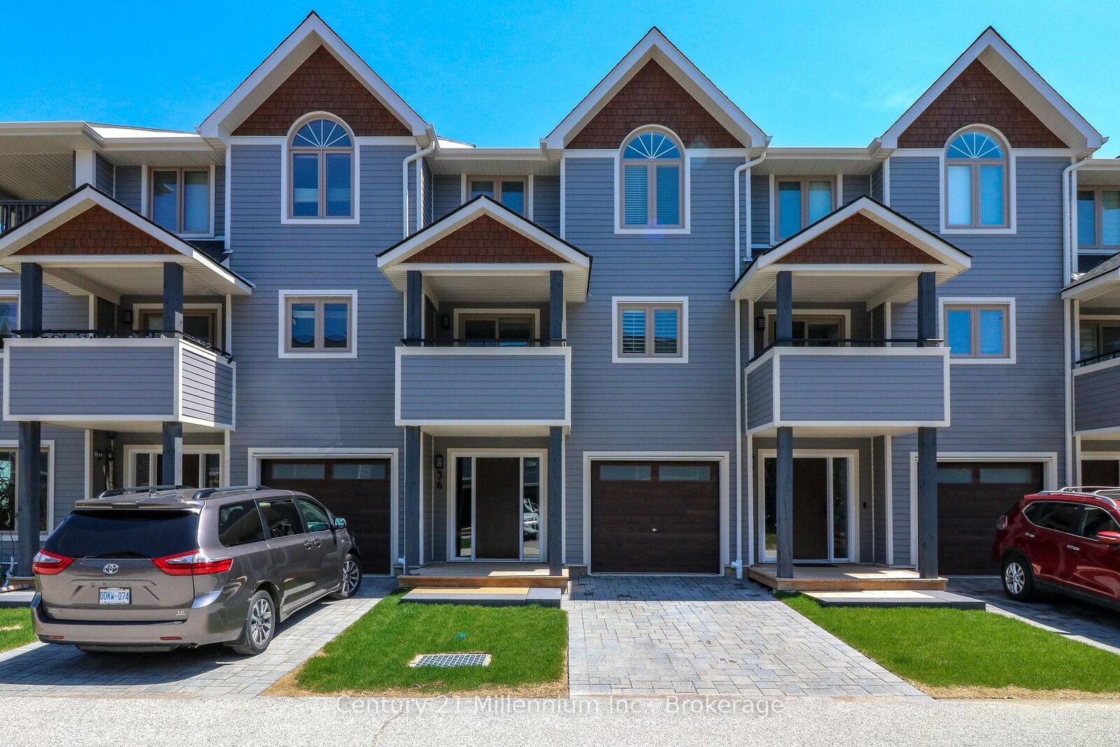 Property Photo:  36 Lighthouse Lane E  ON L9Y 5C8 