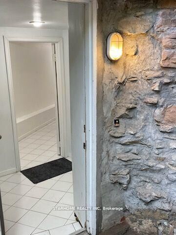 Property Photo:  17 Henry Street Bsmt  ON M5T 1W9 
