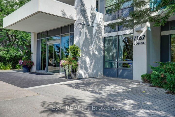 Property Photo: 7167 Yonge Street 619 ON L3T 0E1