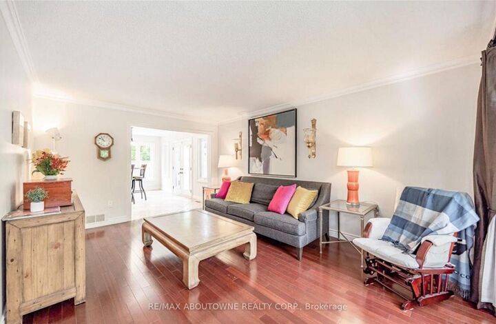 Property Photo: 500 Blenheim Crescent ON L6J 6P7