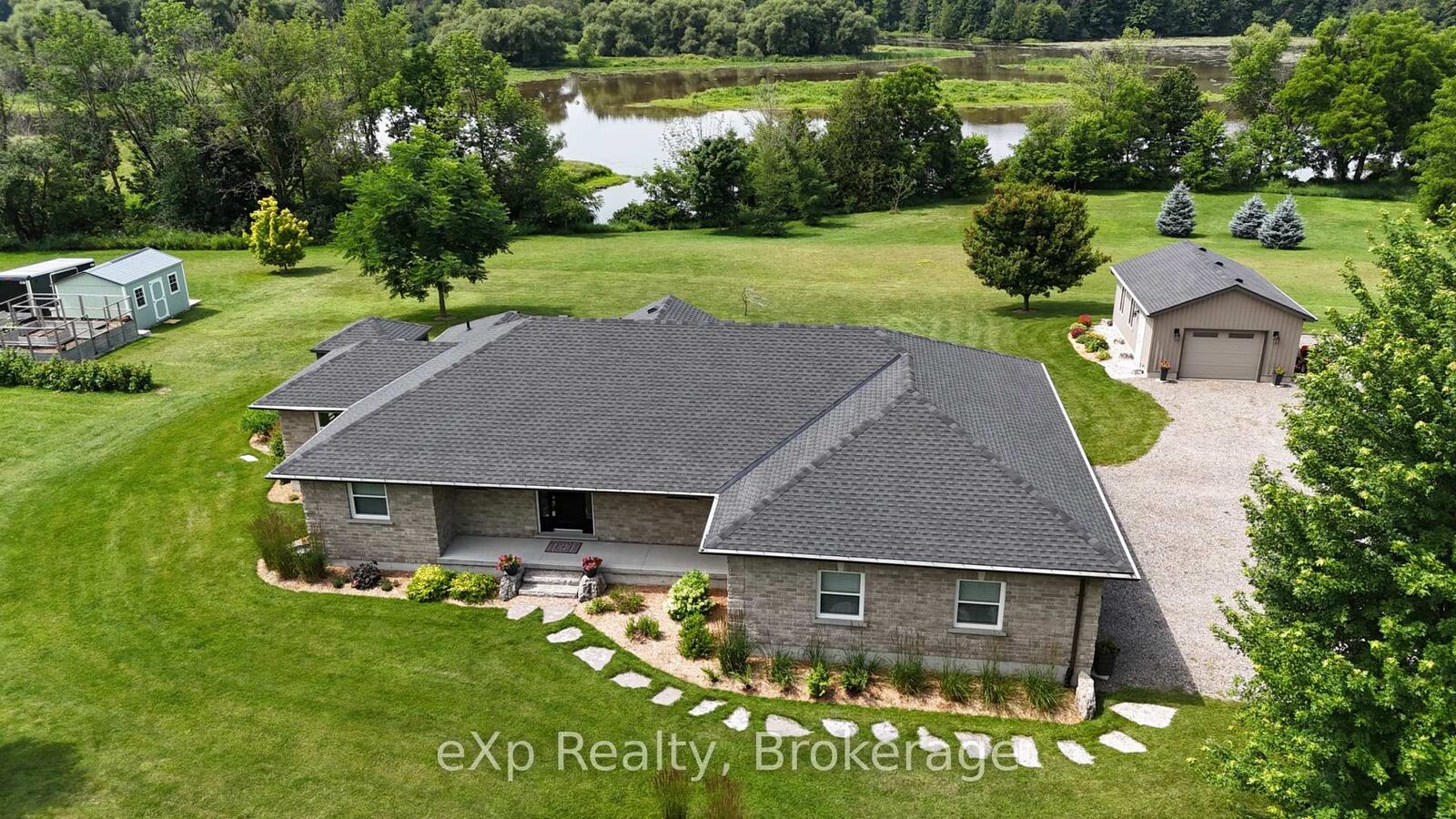 Property Photo: 207 Edmund Street ON N0G 1C0