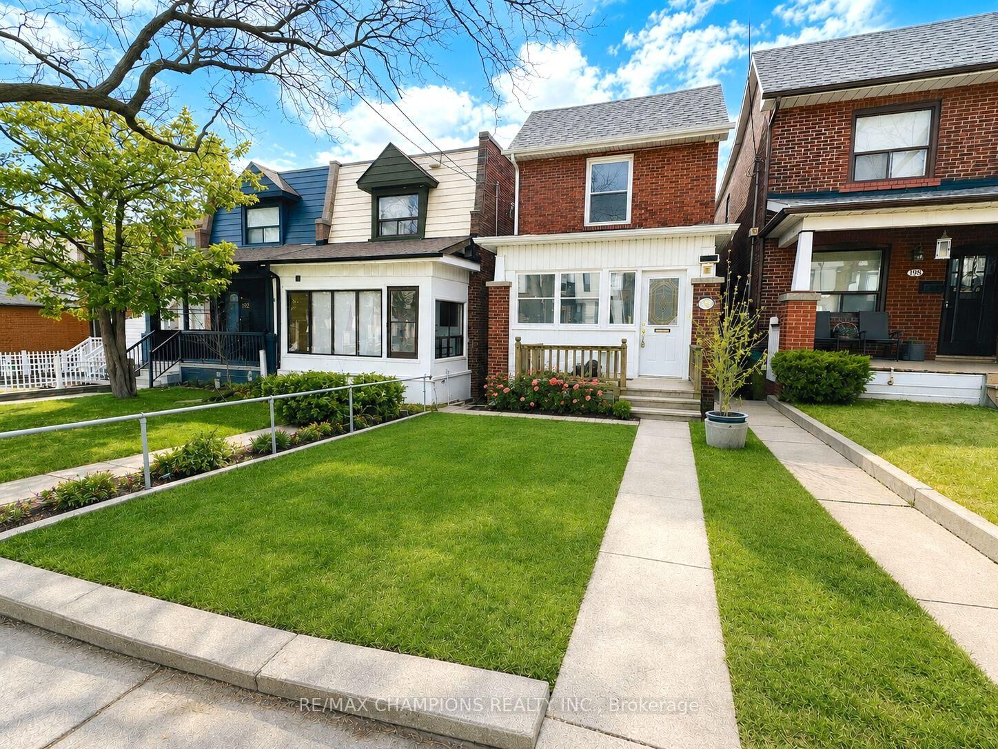 Property Photo: 196 Caledonia Road 2nd ON M6E 4S7