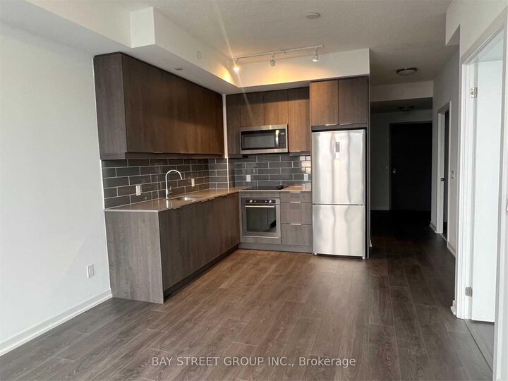 Property Photo: 32 Forest Manor Road 1109 ON M2J 0H2