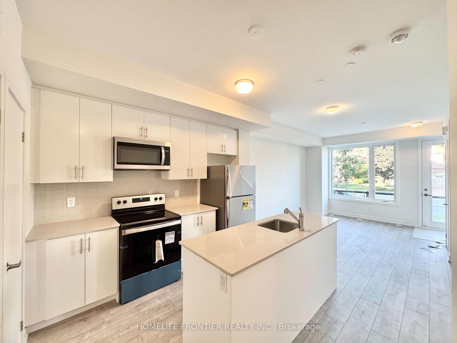 Property Photo:  3538 Colonial Drive 19  ON L5L 0C1 