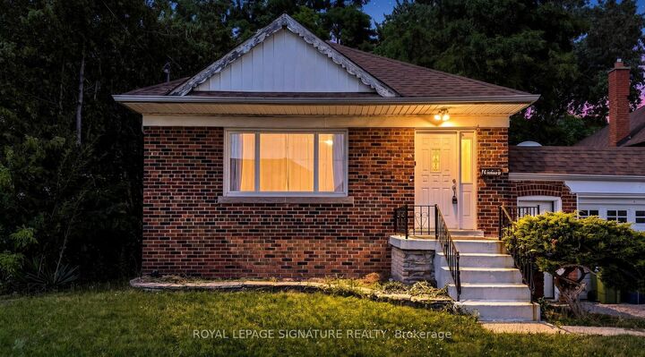 Property Photo:  14 Valdane Drive  ON M1L 2E9 