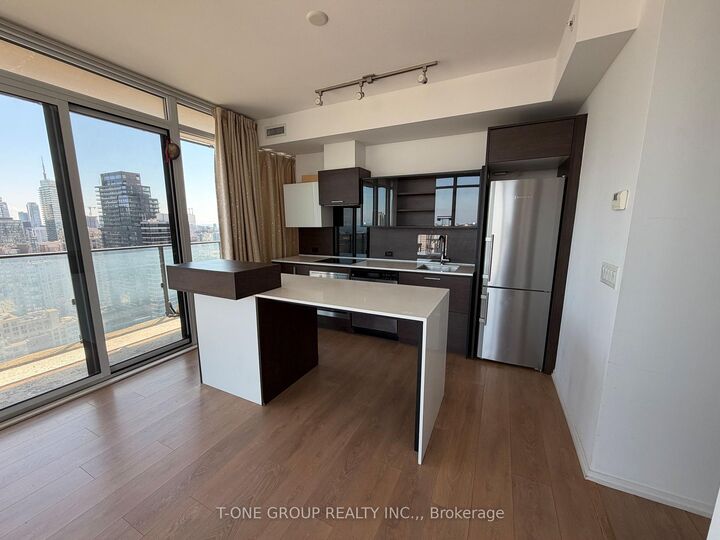 Property Photo: 75 St Nicholas Street 3202 ON M4Y 0A5