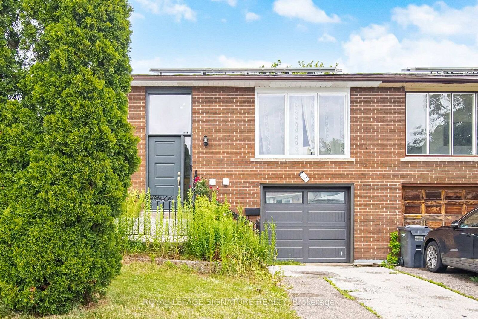 Property Photo: 51 Wilton Drive ON L6W 2Z9