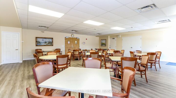 Property Photo: 94 Dean Avenue 404 ON L4N 0M3