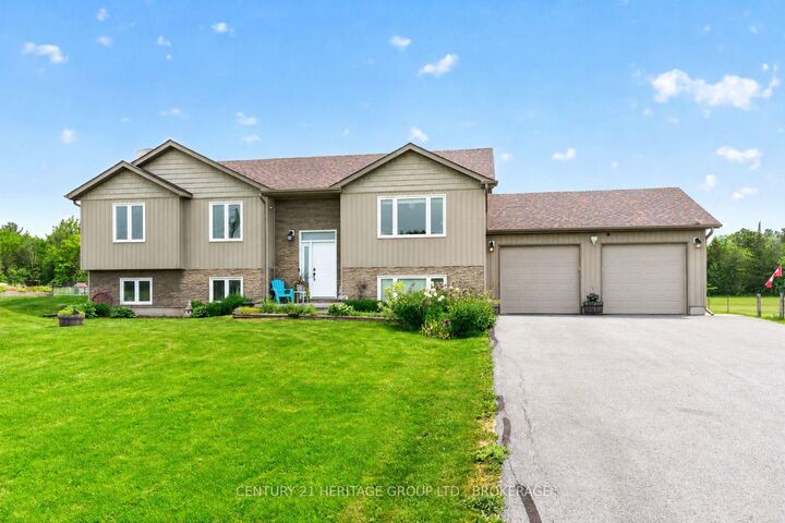 4786 North Shore Crescent — photo 1