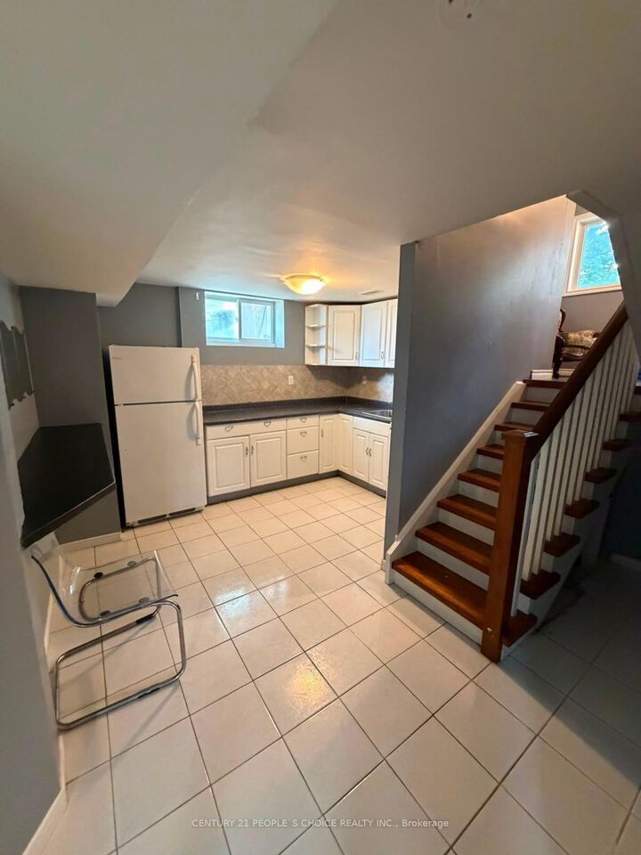 Property Photo:  1165 Ogden Avenue Bsmt  ON L5E 2G8 