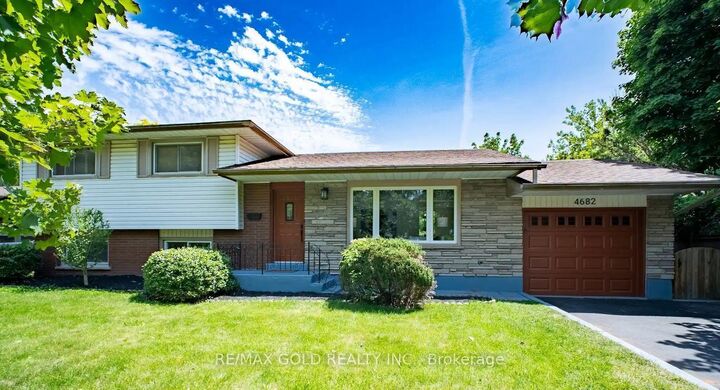 Property Photo: 4682 Pinedale Drive ON L2E 6M8