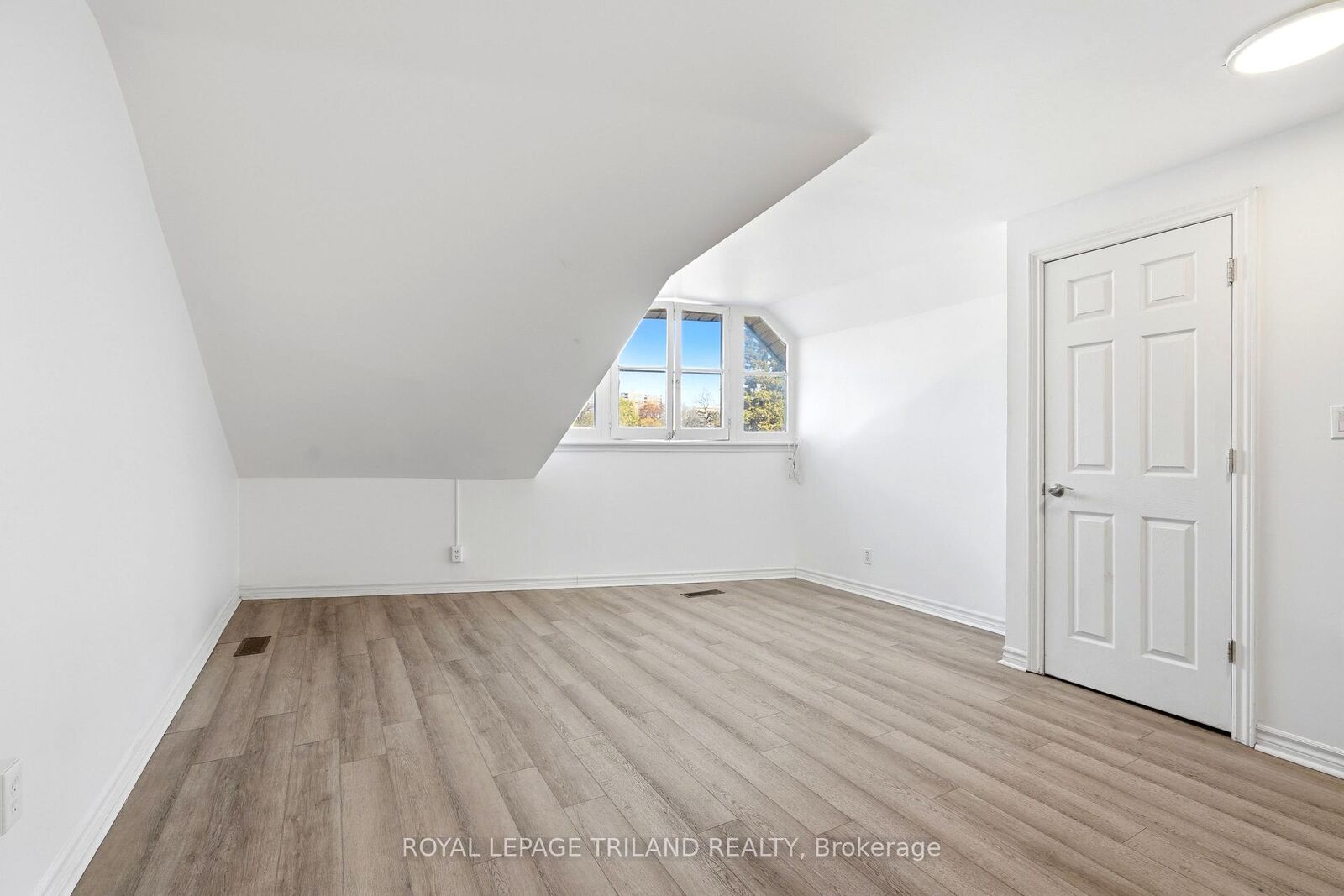 Property Photo: 525 Richmond Street 2 ON N6A 3E8