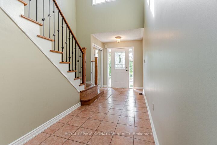 Photo de la propriété:  5135 Falconcrest Drive  ON L7L 6K4 