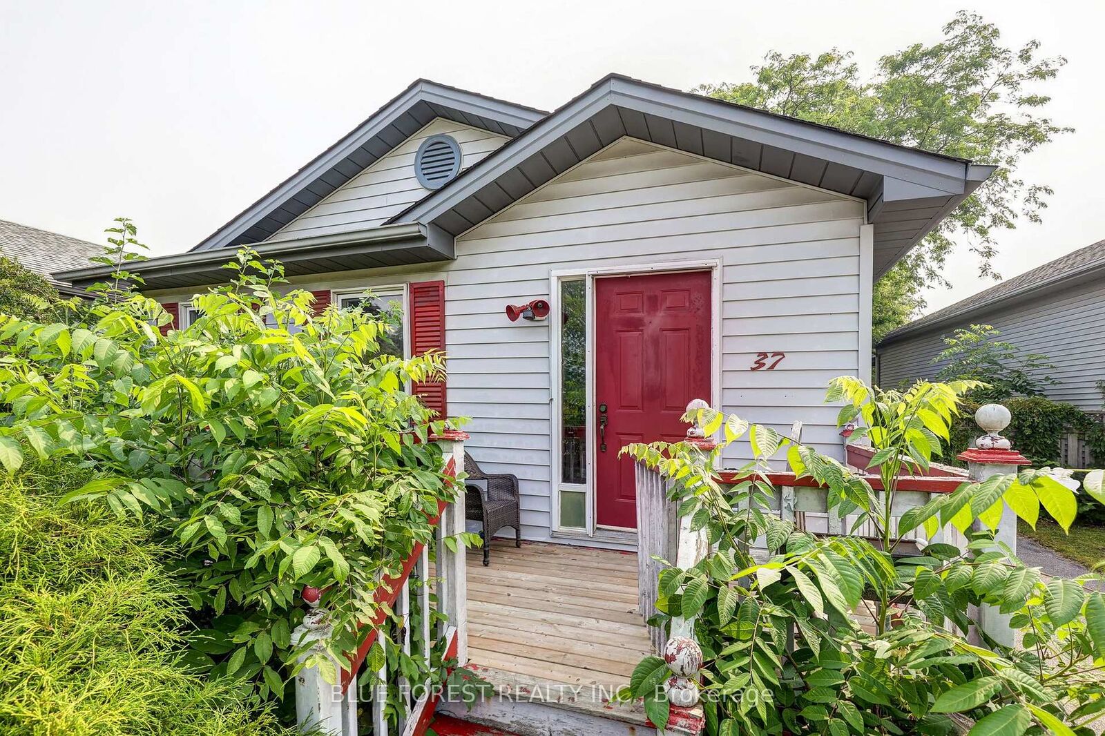 Photo de la propriété: 37 Melanie Drive ON N5H 3G6