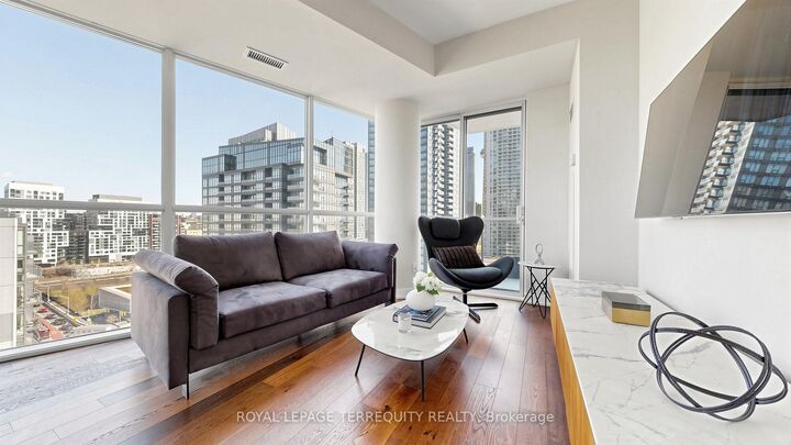 Property Photo: 20 Bruyeres Mews 1705 ON M5V 0G8