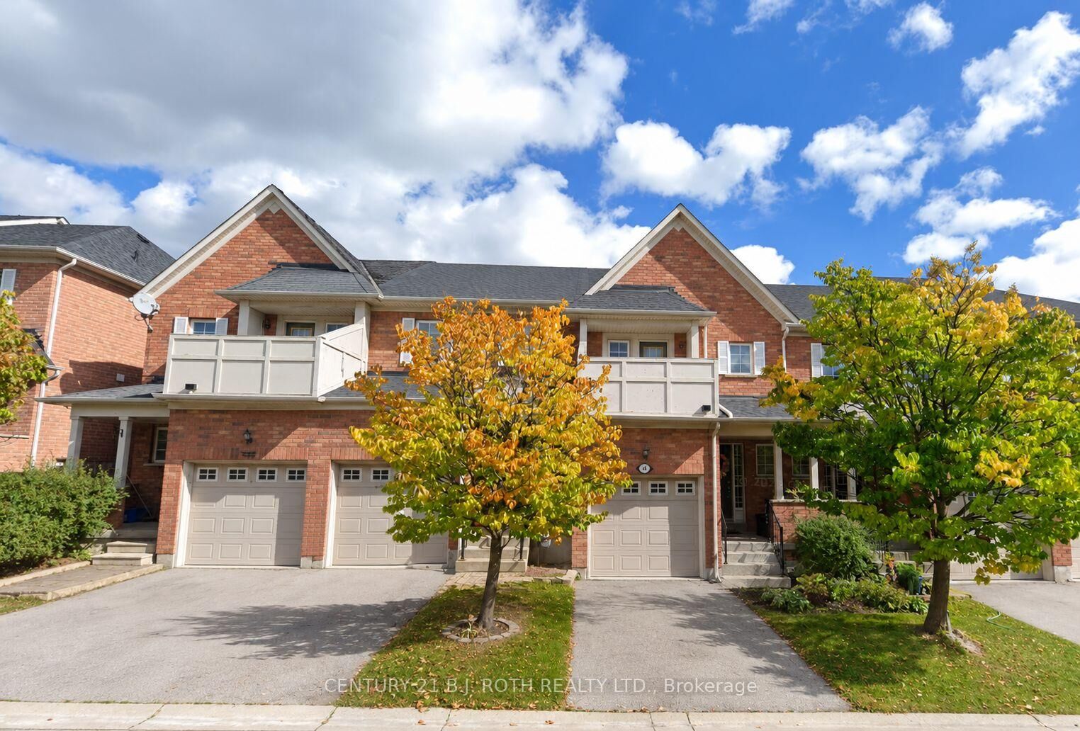 Property Photo:  66 Sprucedale Way 66  ON L1N 9T9 